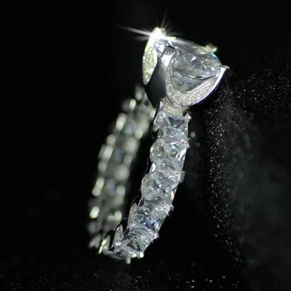 NEW 925 STERLING SILVER DIAMOND ENGAGEMENT RING, CUTE RING, SHINY RING. - Picture 4 of 6